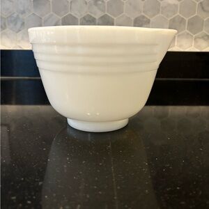 Vintage Pyrex Hamilton Beach White Spouted Bowl Ribbed Mixing Bowl
